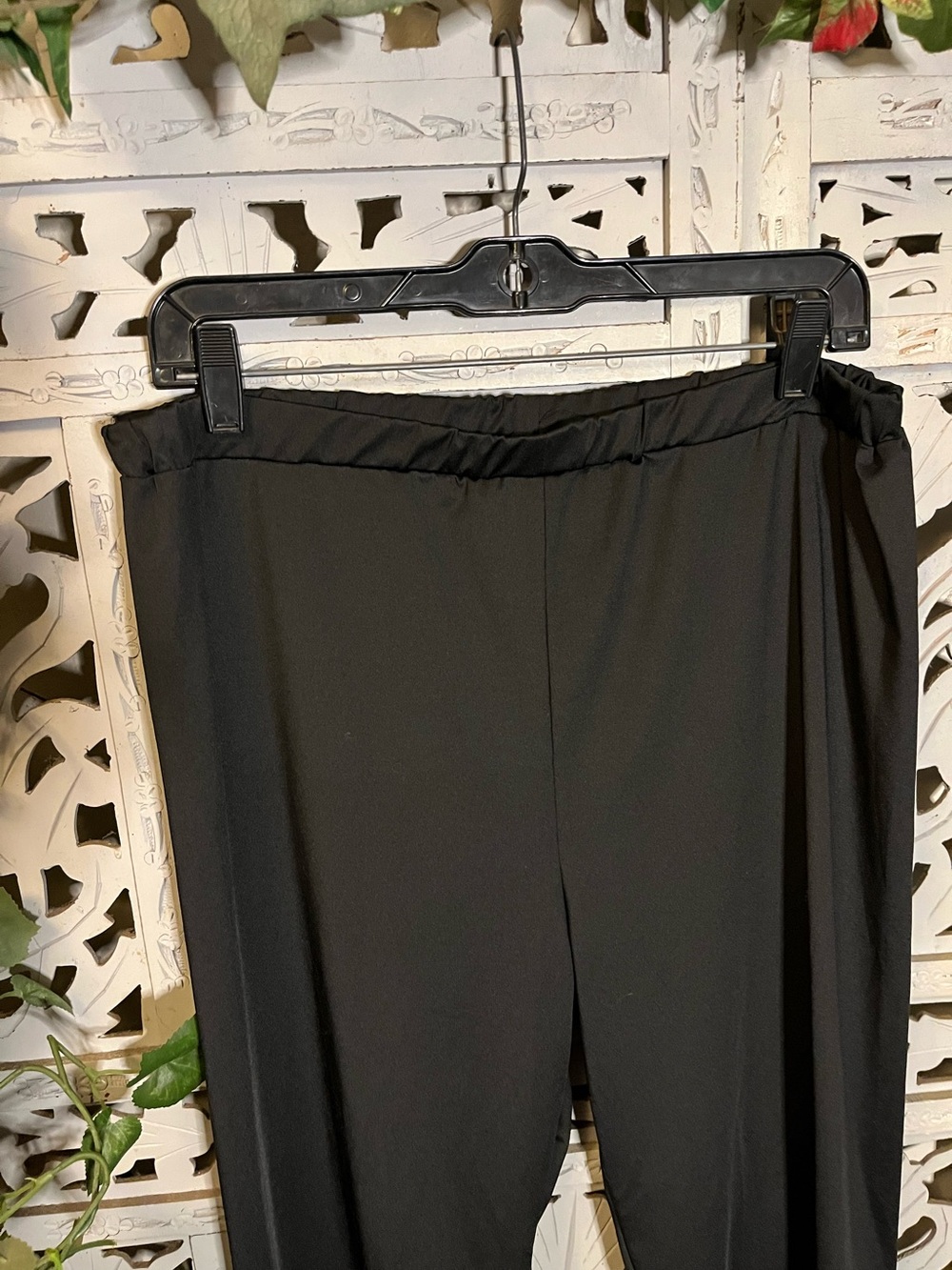 FASHIONABLE BLACK SKINNY & STRETCHY WITH DECO BUTTONS CAPRI PANTS LEGGINGS - Picture 2 of 7